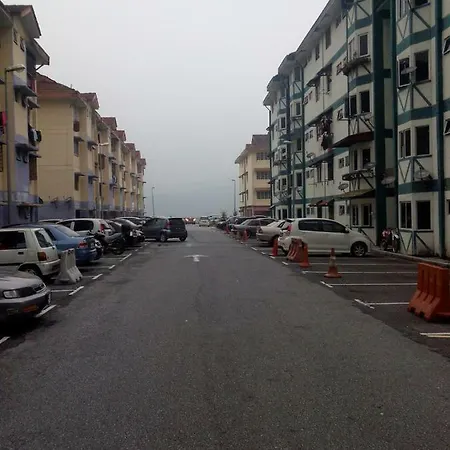 D'Puncak Arabella Muslim Homestay Cameron Highlands Exterior photo